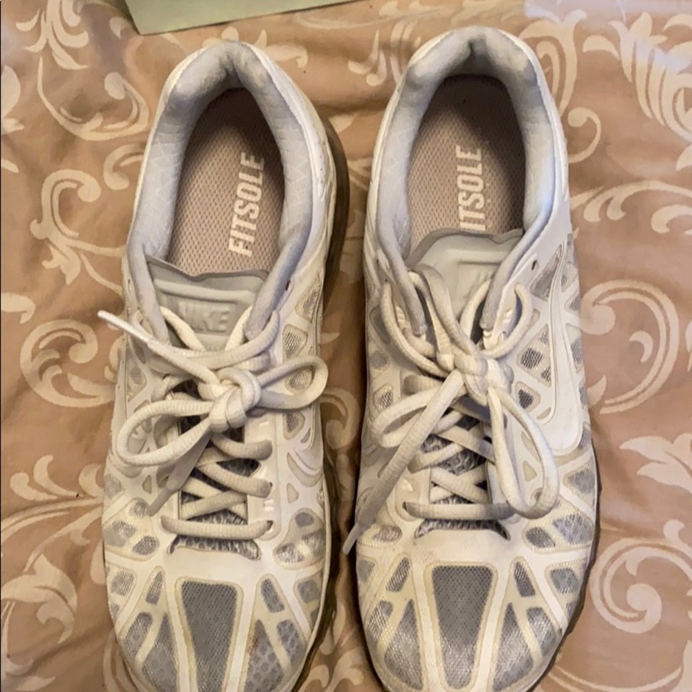 Nike Fitsole White Tennis Shoes Size 7.5 - Picture 2 of 6